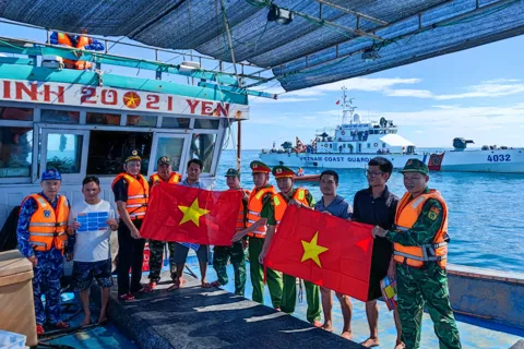 Vùng Cảnh sát biển 2 tăng cường chống khai thác IUU