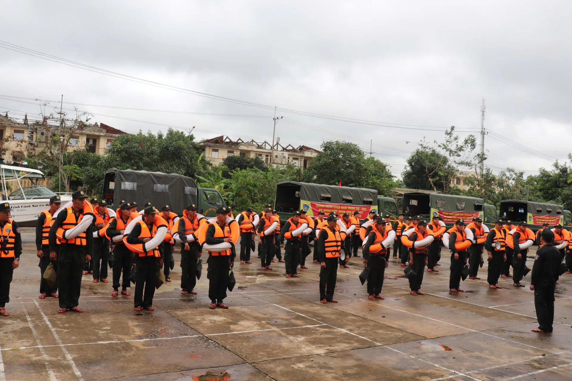 Quảng Ngãi huy động tổng lực ứng phó bão số 13