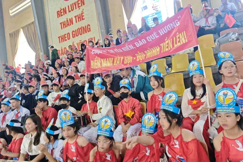 Học sinh Huế sôi nổi tranh tài tại cuộc thi “Em yêu biển, đảo quê hương”