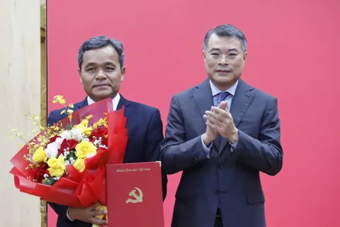 Ông Hồ Văn Niên là Bí thư Tỉnh ủy Quảng Ngãi