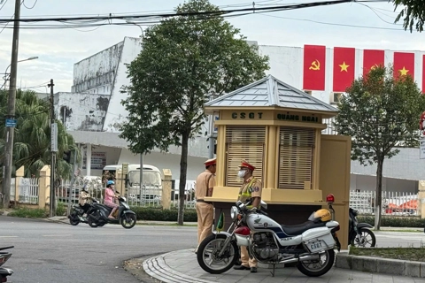 Quảng Ngãi: trang bị bốt gác cho cảnh sát giao thông làm nhiệm vụ
