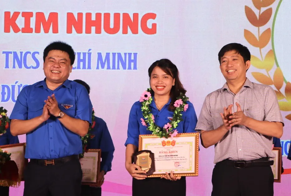 Quảng Ngãi: tuyên dương thanh niên tiên tiến làm theo lời Bác