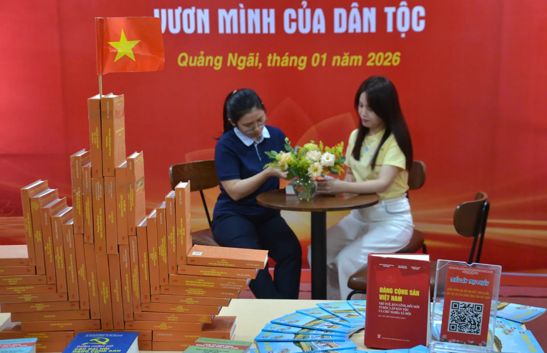 Quảng Ngãi trưng bày gần 2.000 ấn phẩm chào mừng Đại hội XIV của Đảng