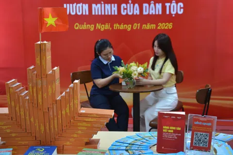 Quảng Ngãi trưng bày gần 2.000 ấn phẩm chào mừng Đại hội XIV của Đảng