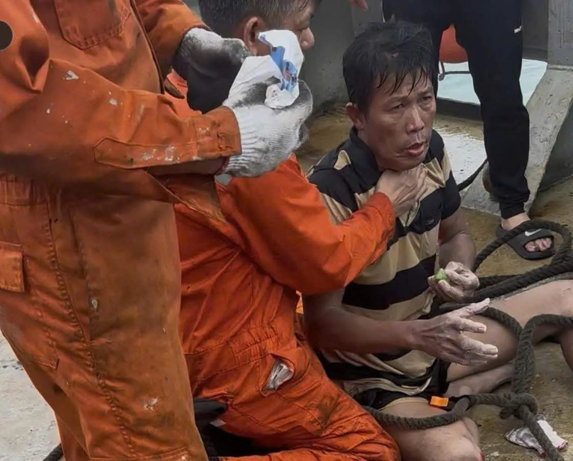 Phép màu trong vụ 3 người dân Lý Sơn mất tích giữa bão 13: đã tìm thấy 1 người còn sống