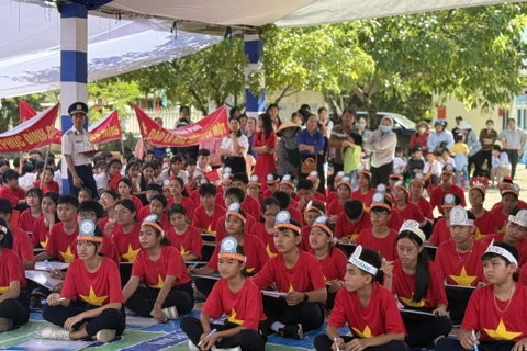 Lan tỏa tình yêu biển, đảo quê hương