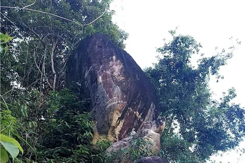 Lo đá lở, hàng chục hộ dân ở thôn Làng Teng chuyển chỗ ở 