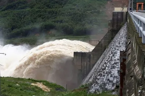 Quảng Ngãi: tuyệt đối không để xảy ra tình trạng xả lũ bất ngờ, lũ chồng lũ