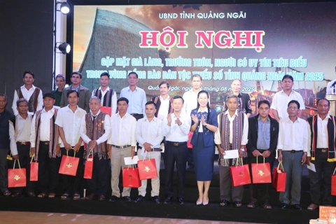 Quảng Ngãi gặp mặt già làng, trưởng thôn, người có uy tín tiêu biểu vùng đồng bào dân tộc thiểu số