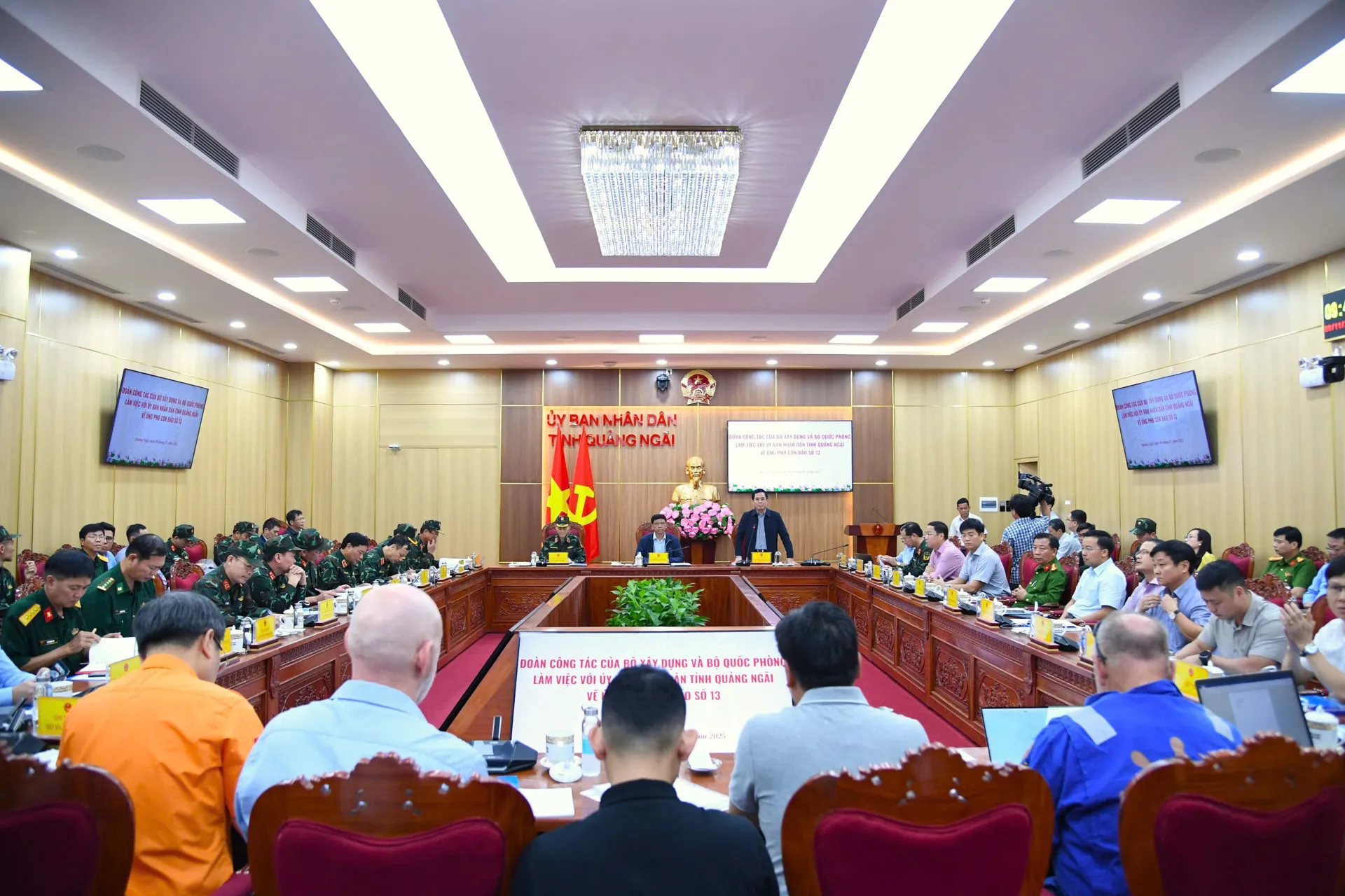 Khẩn trương xây dựng các kịch bản ứng phó sự cố tàu Star Bueno trong bão số 13