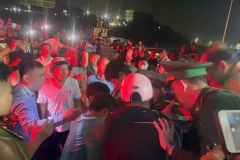 Hành trình 2 ngày đêm mất tích trong bão biển và tình người nơi quê hương Hải đội Hoàng Sa