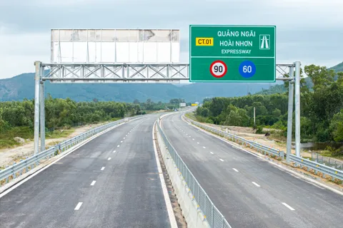 Hình hài cao tốc Quảng Ngãi - Hoài Nhơn trước ngày khánh thành