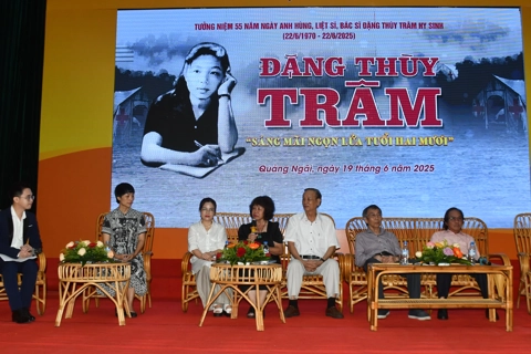 “Đặng Thùy Trâm - Sáng mãi ngọn lửa tuổi hai mươi”