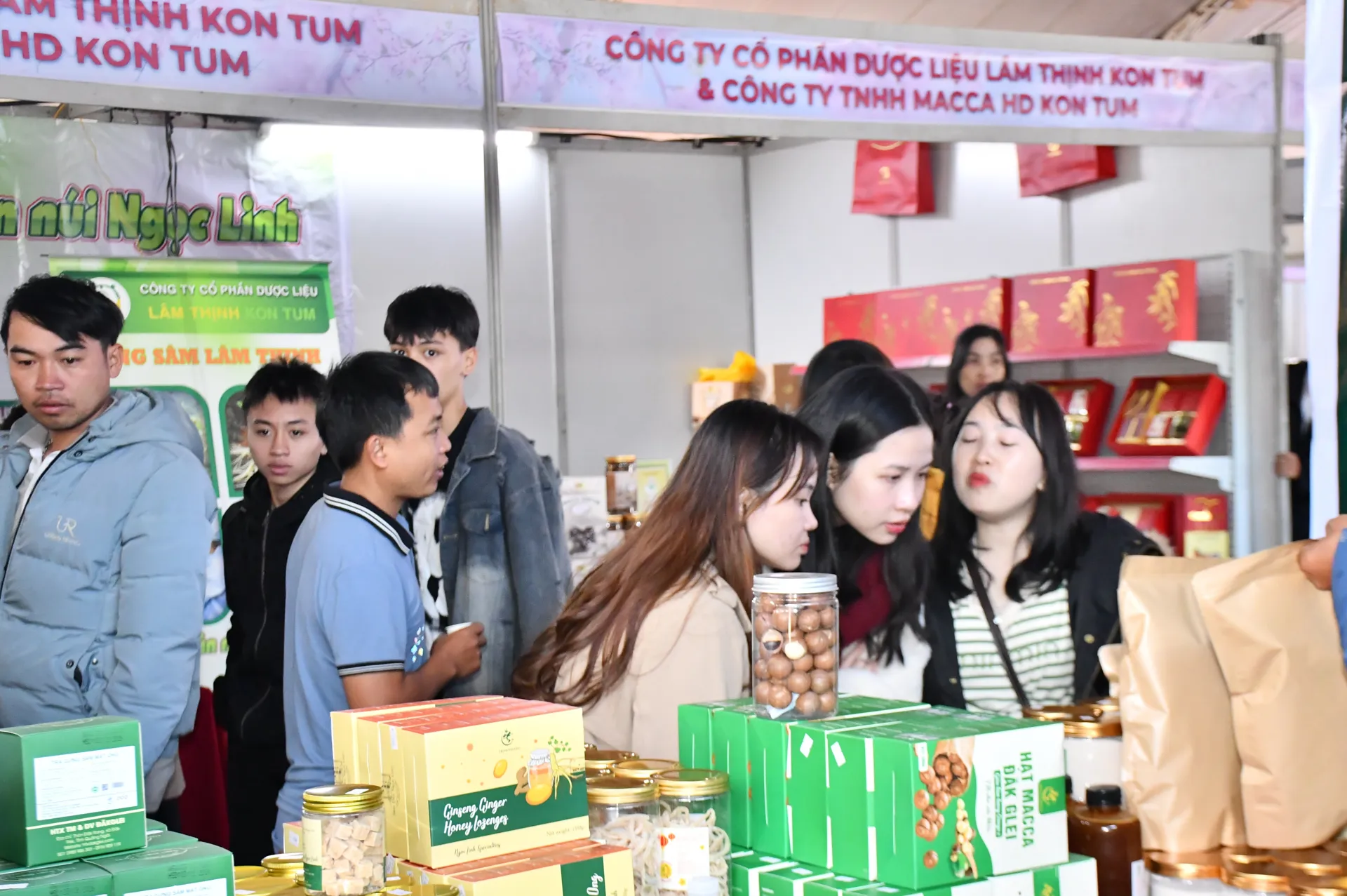 Khai mạc Không gian ẩm thực – Sản phẩm OCOP tại Tuần Văn hóa Du lịch Măng Đen