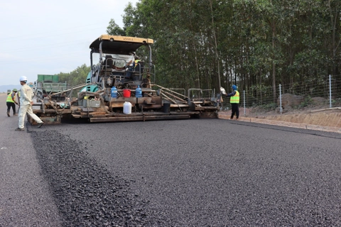 Nỗ lực đưa cao tốc Quảng Ngãi - Hoài Nhơn về đích
