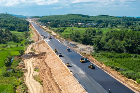 Cao tốc Quảng Ngãi - Hoài Nhơn đua “nước rút” để về đích