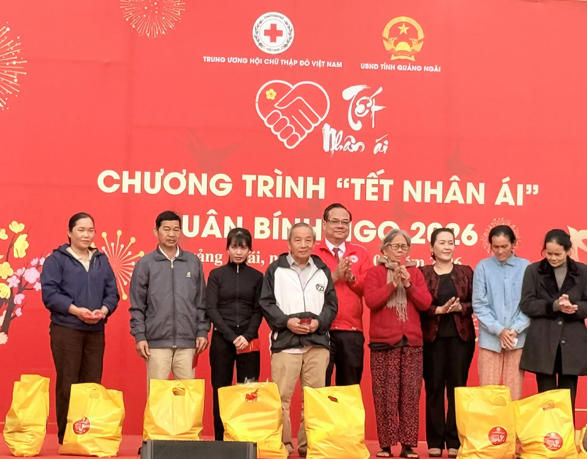 Quảng Ngãi: trao 1.000 suất quà “Tết Nhân ái” cho người dân vùng lũ