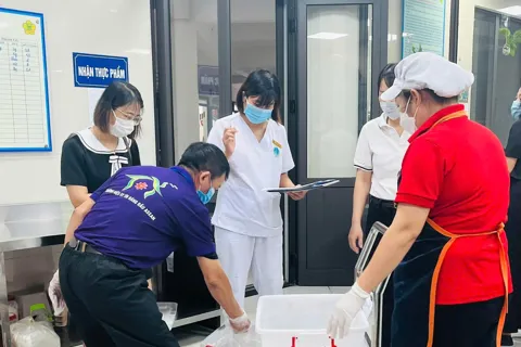 Phường Yên Sở kiên quyết xử lý vi phạm an toàn thực phẩm