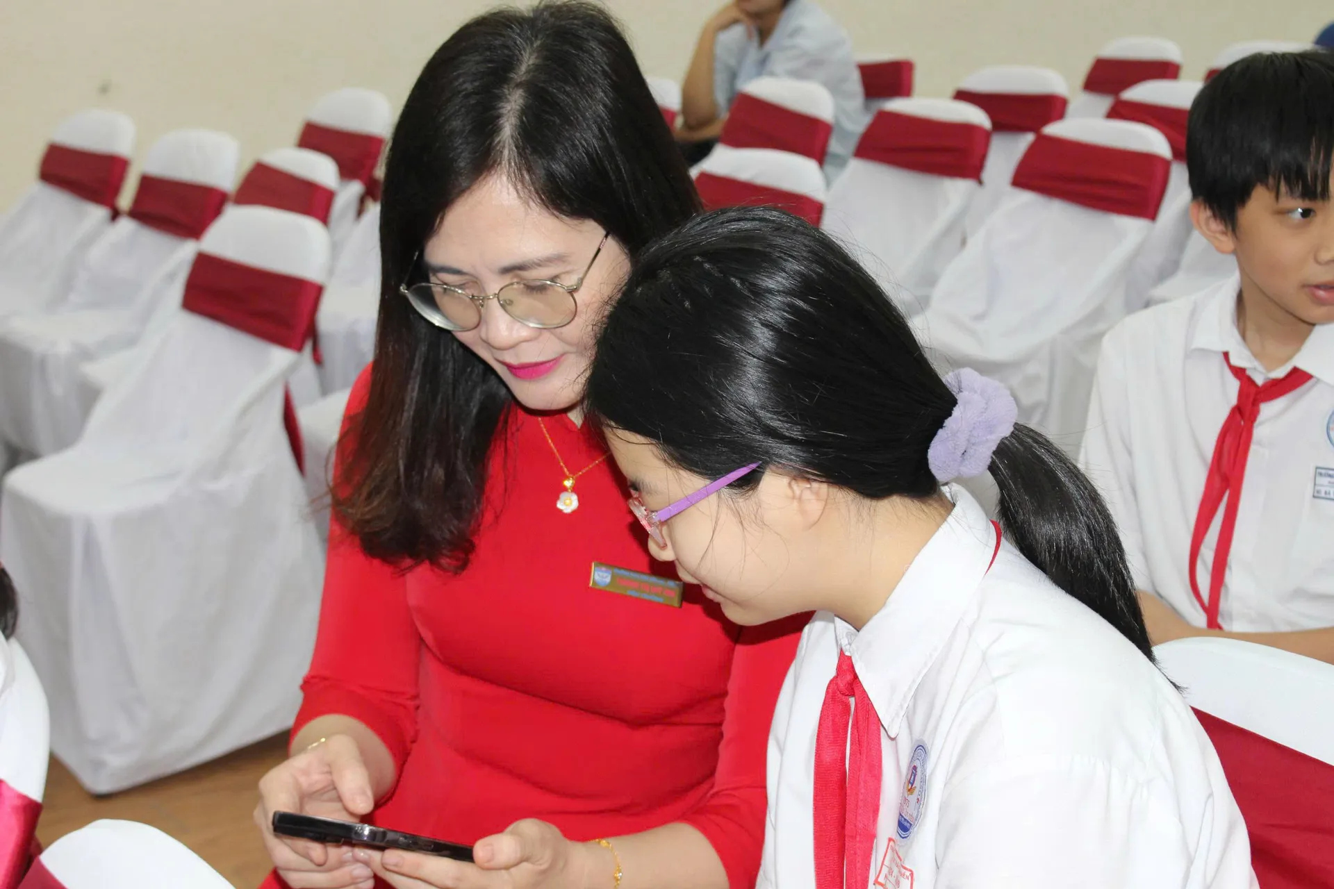 Yên Sở triển khai chiến dịch hướng dẫn người dân tạo và sử dụng chữ ký số trên ứng dụng VNeID