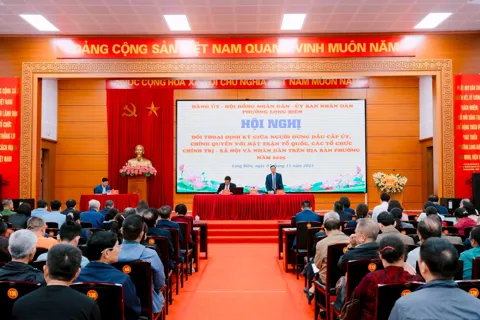 Cấp ủy, chính quyền phường Long Biên đối thoại với người dân nhiều vấn đề dân sinh