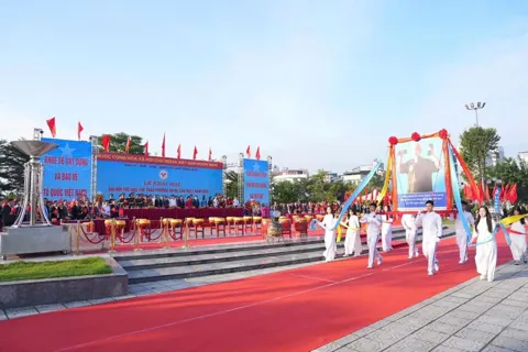 Tưng bừng ngày hội thể dục thể thao phường Bồ Đề lần thứ I