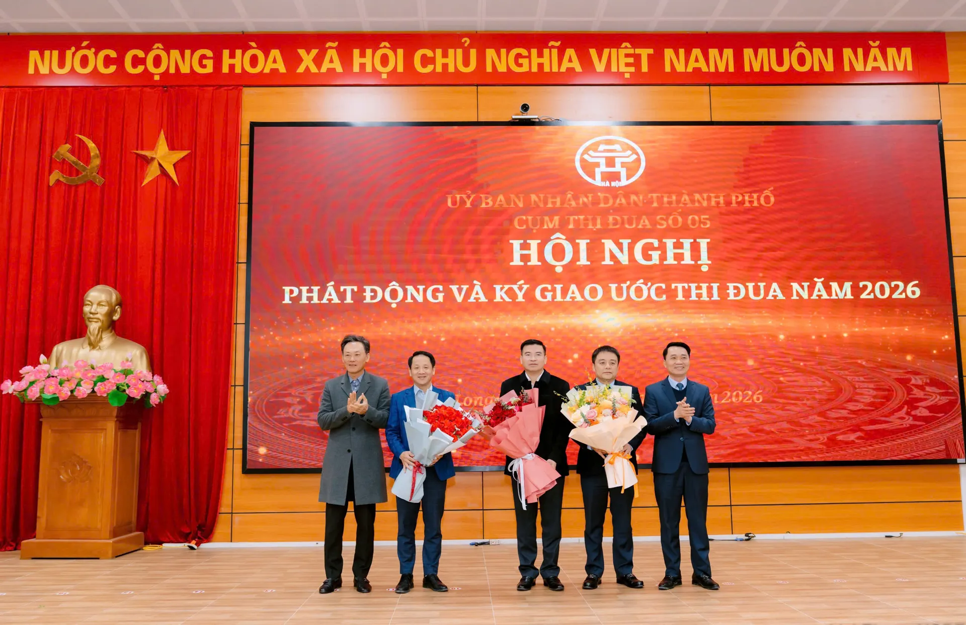 Hà Nội: Cụm Thi đua số 5 phát động và ký giao ước thi đua năm 2026