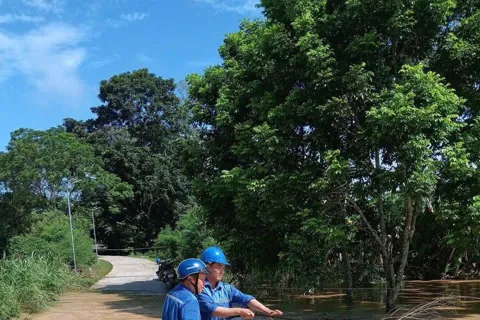 Nhà mạng ứng cứu, đảm bảo thông tin liên lạc vùng lũ