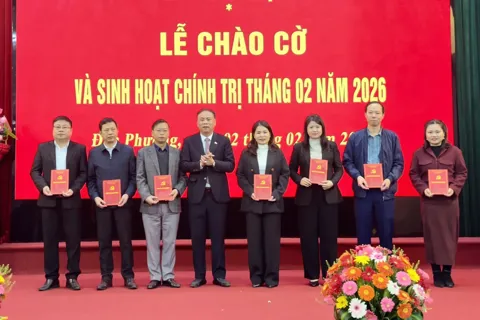 Xã Đan Phượng tổ chức Lễ chào cờ và sinh hoạt chính trị tháng 2
