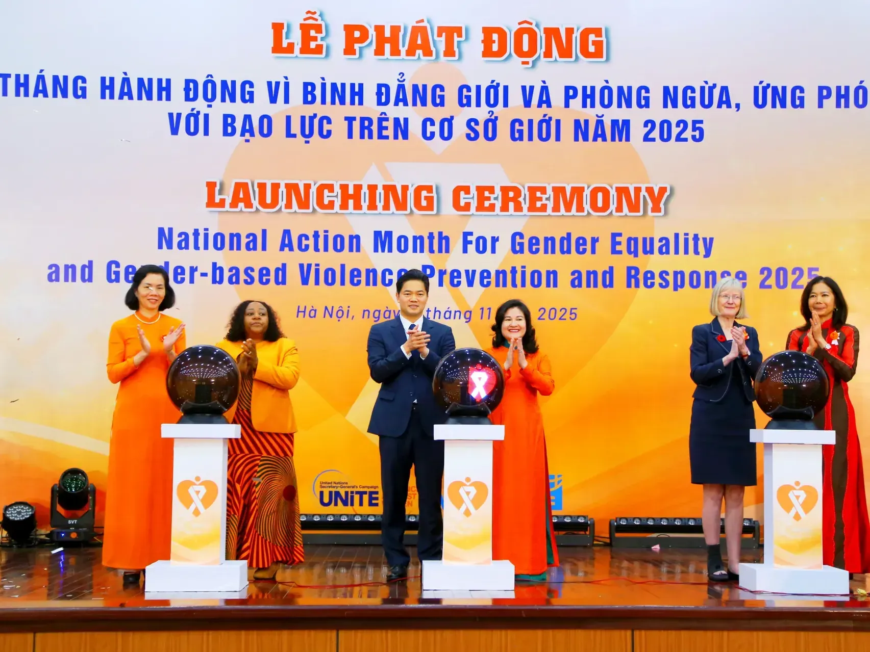 An toàn cho phụ nữ và trẻ em gái trên không gian số được đặt lên hàng đầu