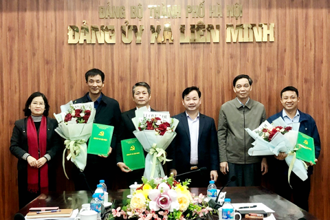 Xã Liên Minh công bố quyết định thành lập Trạm Y tế, Trung tâm Dịch vụ tổng hợp