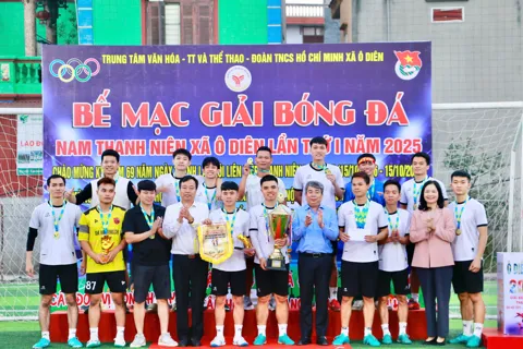 Đội bóng FC Hạ Mỗ 1 vô địch Giải bóng đá nam thanh niên xã Ô Diên lần thứ I năm 2025
