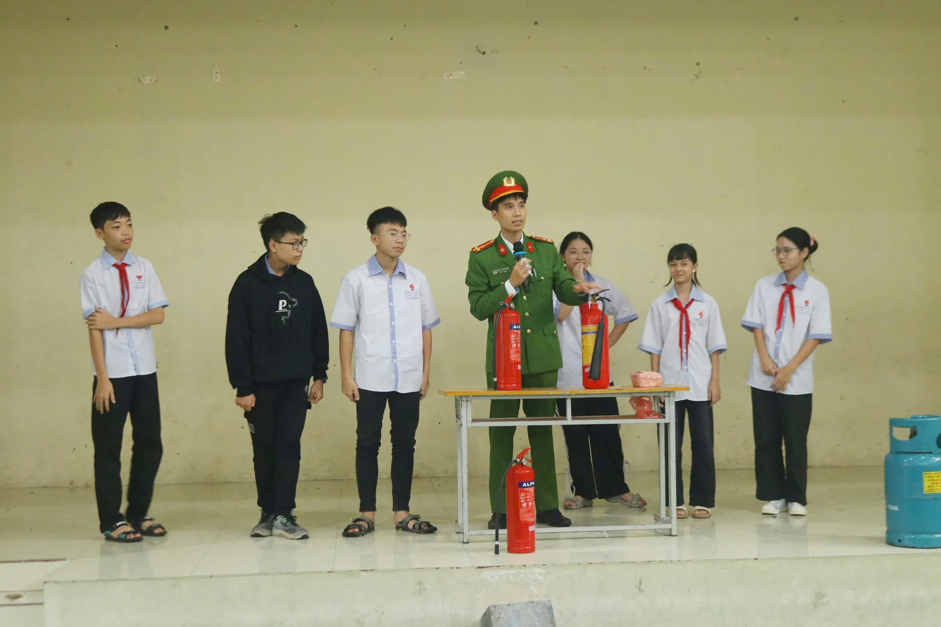 Xã Ô Diên: nâng cao kỹ năng phòng cháy chữa cháy, cứu nạn cứu hộ trong trường học