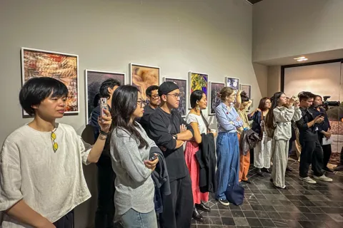 Tìm lại sợi dây gắn kết gia đình qua triển lãm “Nhịp ký ức”