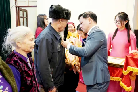 Xã Liên Minh trao Huy hiệu Đảng đợt 3/2/2026