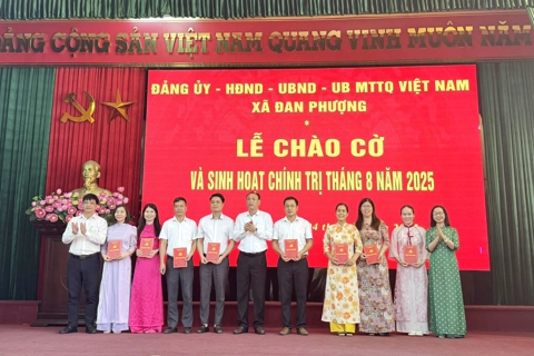 Xã Đan Phượng: xúc động, ý nghĩa Lễ chào cờ và sinh hoạt chính trị tháng 8