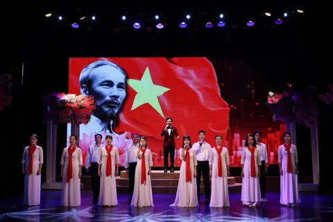 Chuỗi chương trình nghệ thuật chuyên nghiệp chào mừng Đại hội đại biểu toàn quốc lần thứ XIV của Đảng