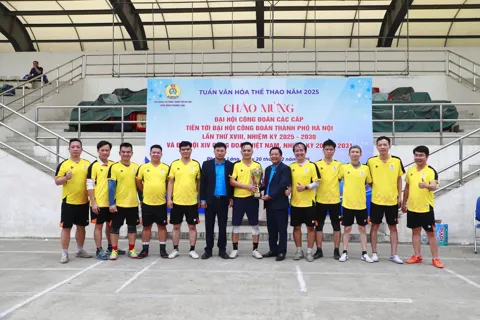 Sôi nổi Giải bóng đá Công đoàn phường Láng