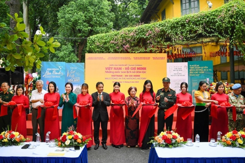 Khai mạc chuỗi hoạt động kỷ niệm 80 năm Cách mạng tháng Tám và Quốc khánh 2/9