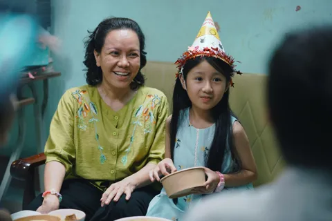 “Cục vàng của ngoại” càn quét doanh thu phòng vé