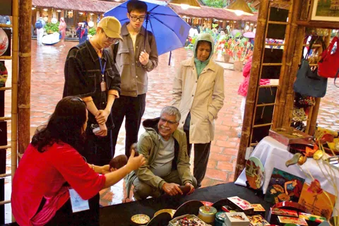 Sơn mài Hạ Thái khẳng định bản sắc tại chương trình “Hội tụ di sản”