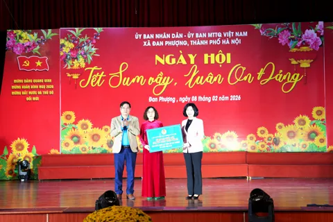 Chủ tịch HĐND TP Phùng Thị Hồng Hà dự Ngày hội “Tết sum vầy – Xuân ơn Đảng” xã Đan Phượng