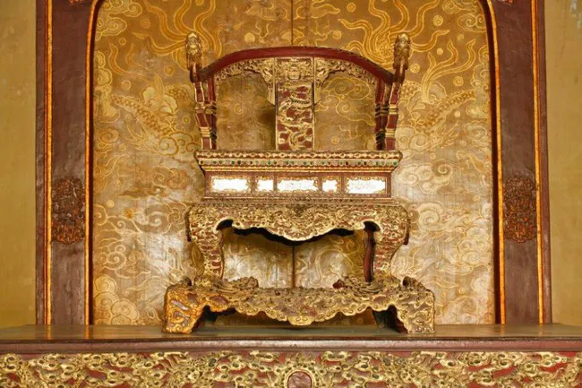 Thành lập Hội đồng đánh giá tình trạng bảo vật quốc gia ngai vua triều Nguyễn