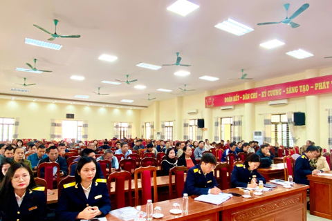 Xã Ô Diên: trên 60% hộ kinh doanh hoàn thành chuyển đổi và đăng ký nộp, khai thuế điện tử