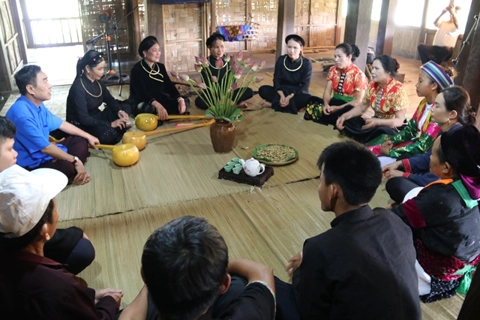 Tình cảm sâu nặng của đồng bào các dân tộc với Bác Hồ