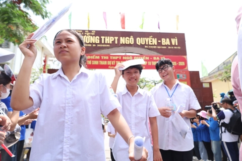 Kỳ thi lớp 10 tại Hà Nội: thí sinh thở phào hoàn thành môn thi đầu tiên