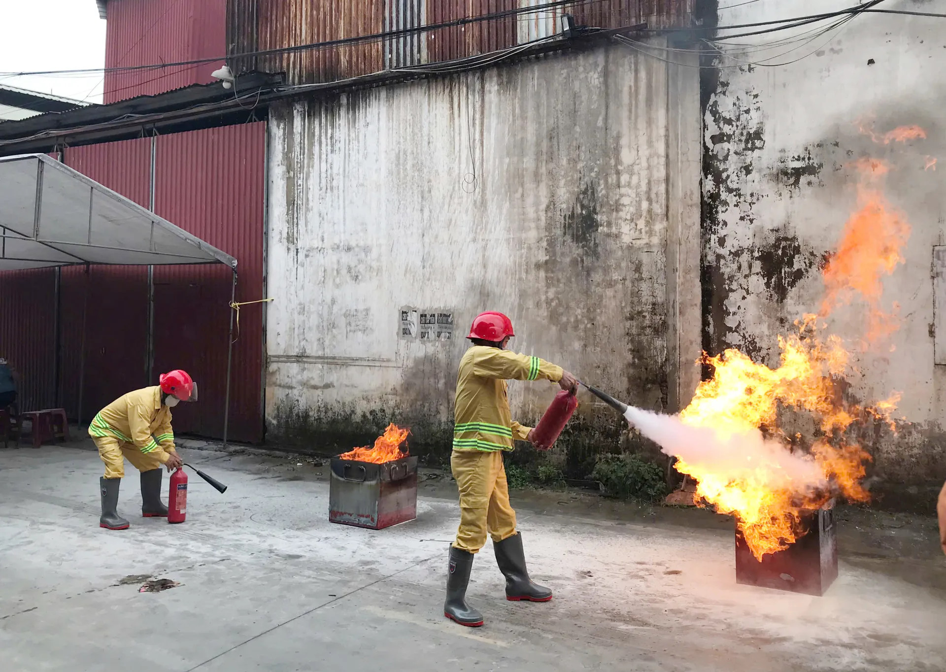 Huyện Đan Phượng: 300 hộ dân được tuyên truyền, hướng dẫn kỹ năng xử lý tình huống cháy nổ