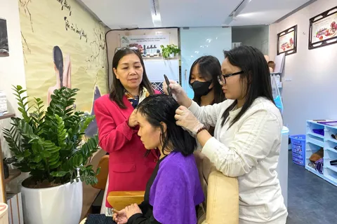 Thiết kế tóc - nghề ổn định, mở lối khởi nghiệp sớm