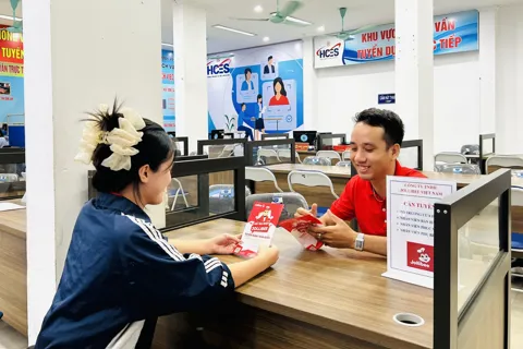 “Khát” nhân lực, doanh nghiệp hạ tiêu chí tuyển dụng