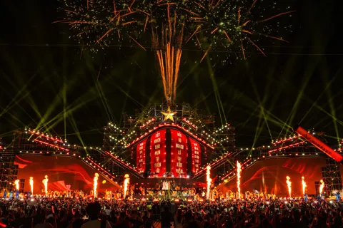 Bài 2: Sôi động ngành công nghiệp văn hóa