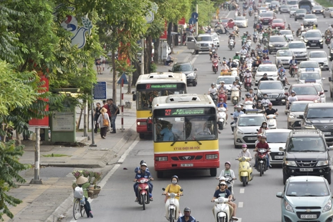 Vận tải hành khách công cộng: Ngày càng thể hiện rõ vai trò chủ lực
